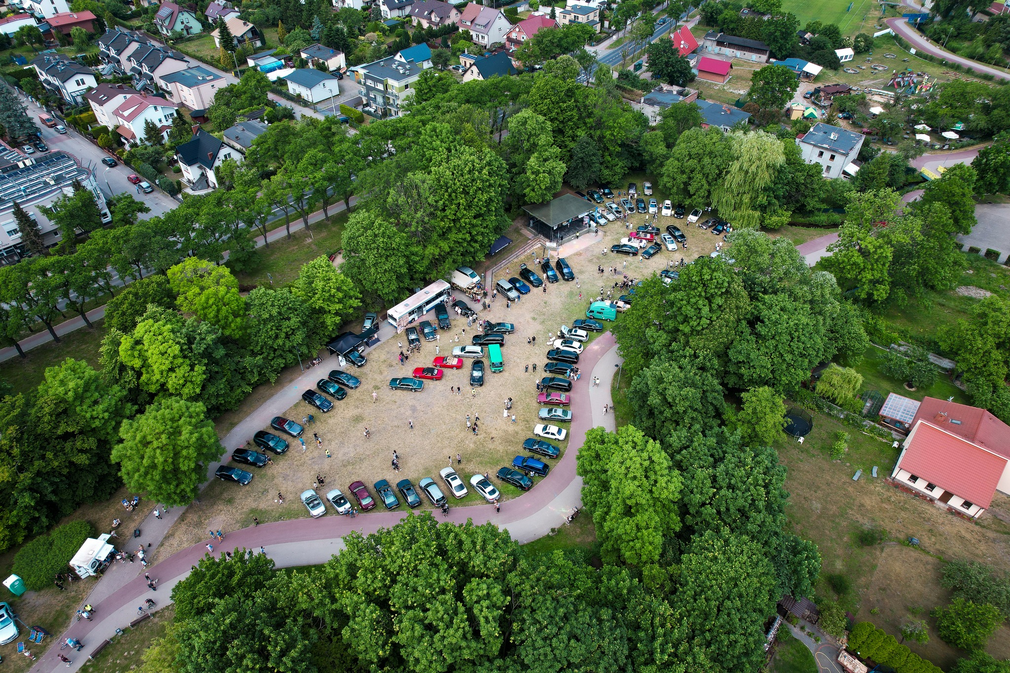Zlot mercedesów w parku Starowiejskim, fot. Piotr Dempc (zdjęcie opublikowane w naszej grupie Z aparatem po Rumi)