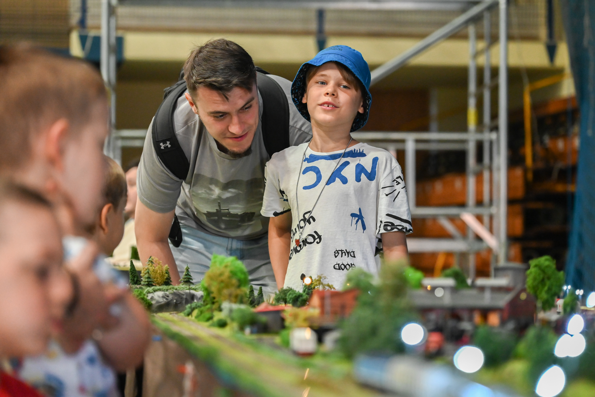 Makietami i modelami interesowali się dorośli oraz dzieci