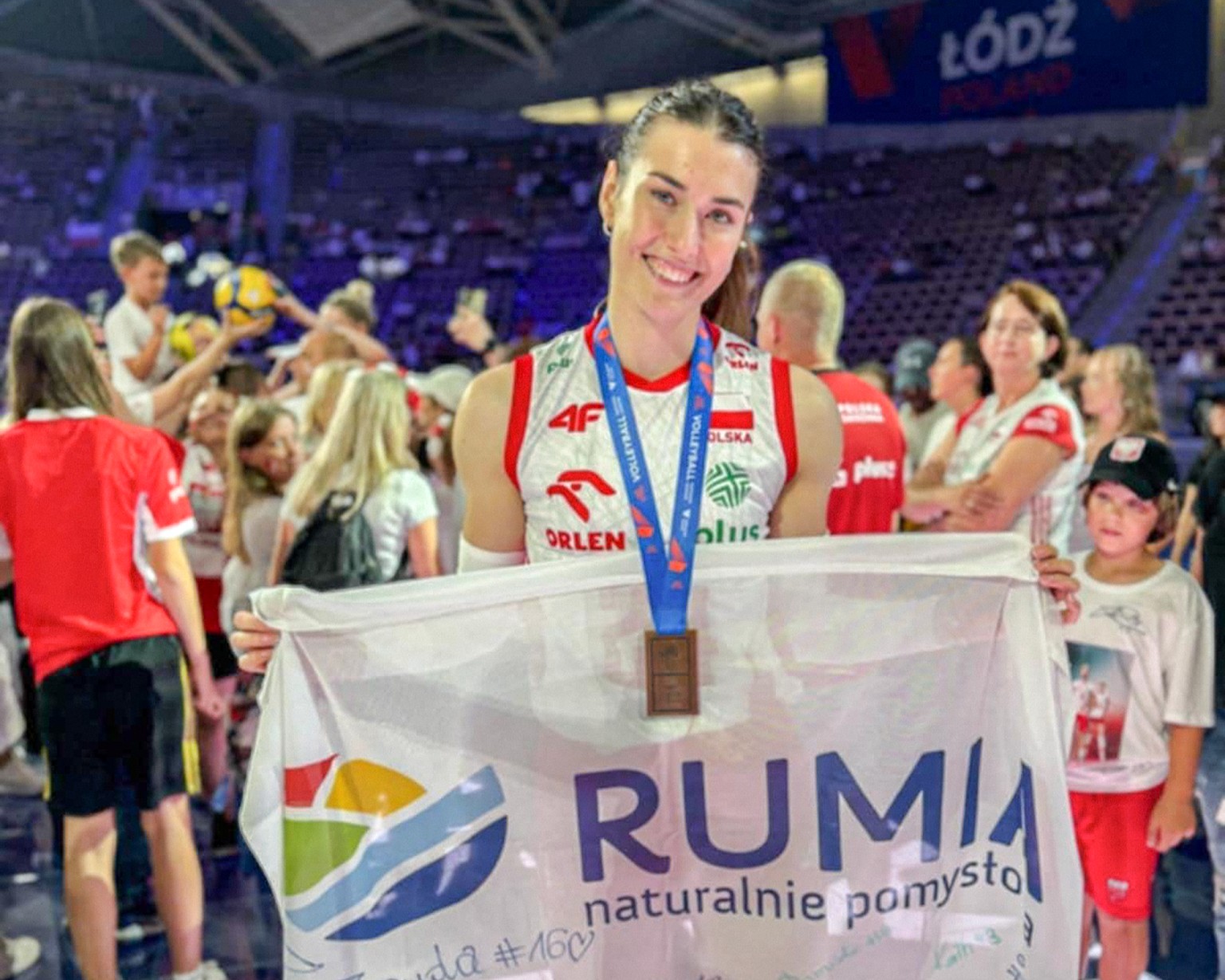 Paulina Damaske z flagą Rumi