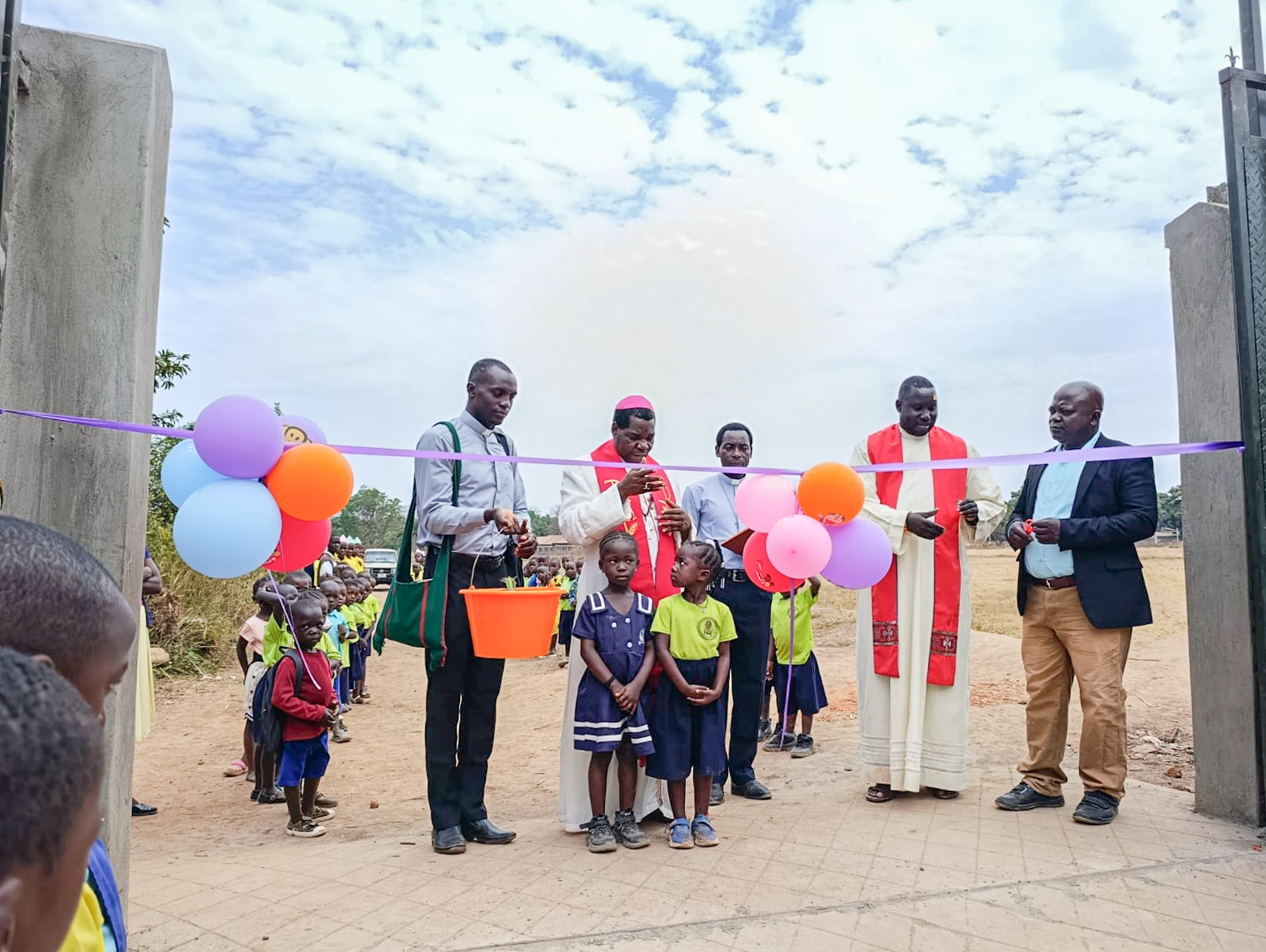 Otwarcie i poświęcenie przedszkola – źródło: s. Elżbieta Blok