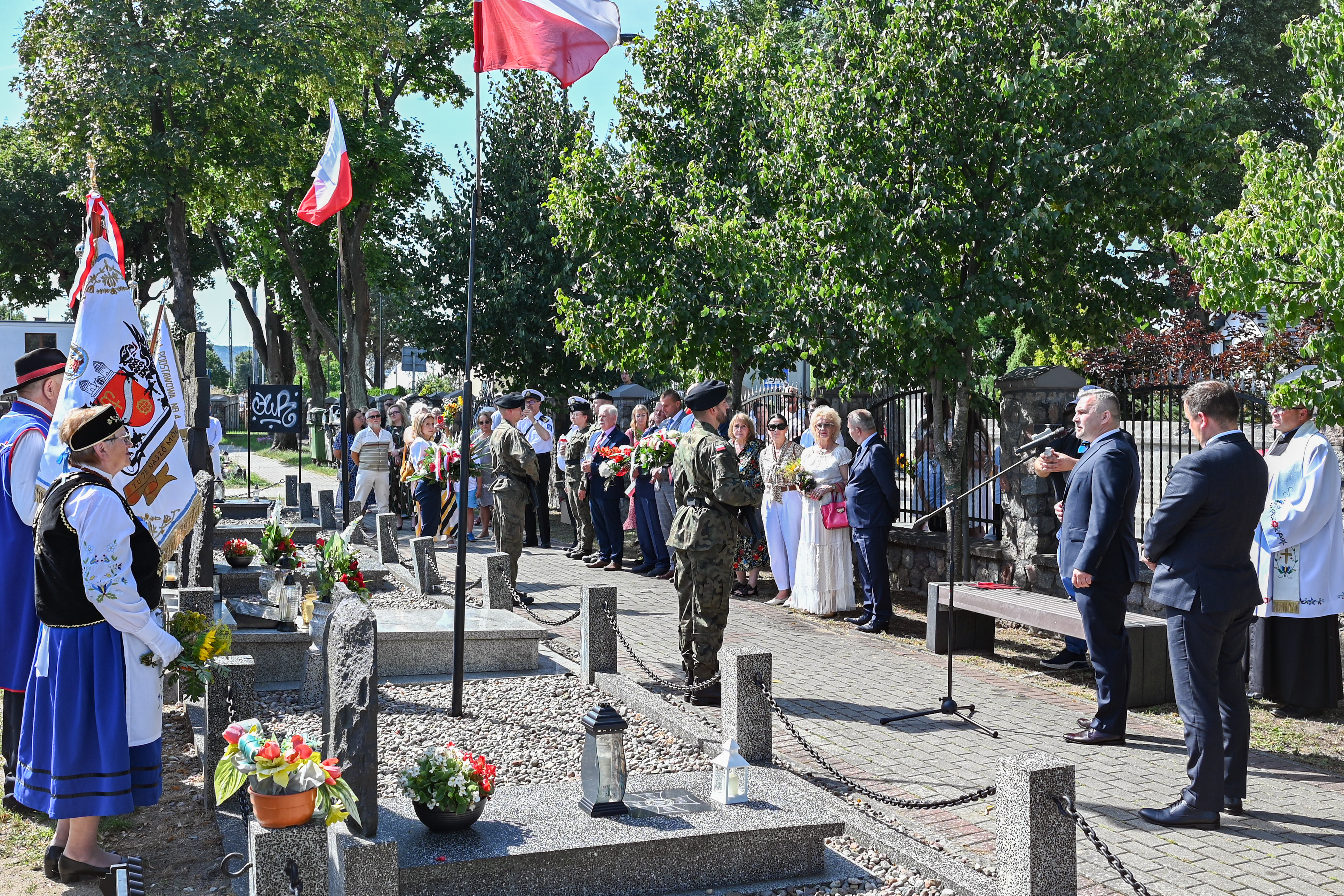 Uroczystość patriotyczna na cmentarzu