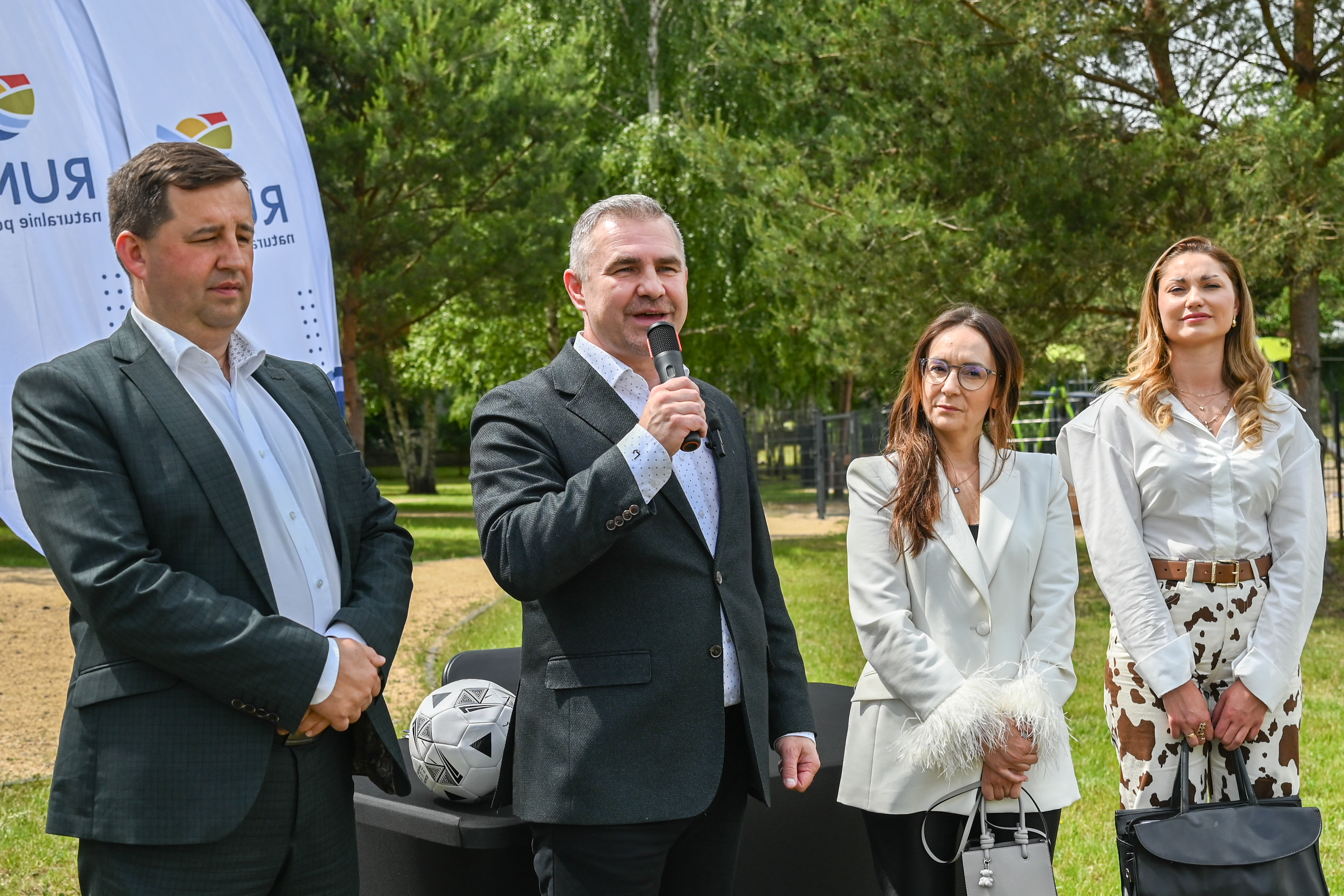 Burmistrz Michał Pasieczny zapowiadający nadchodzące inwestycje