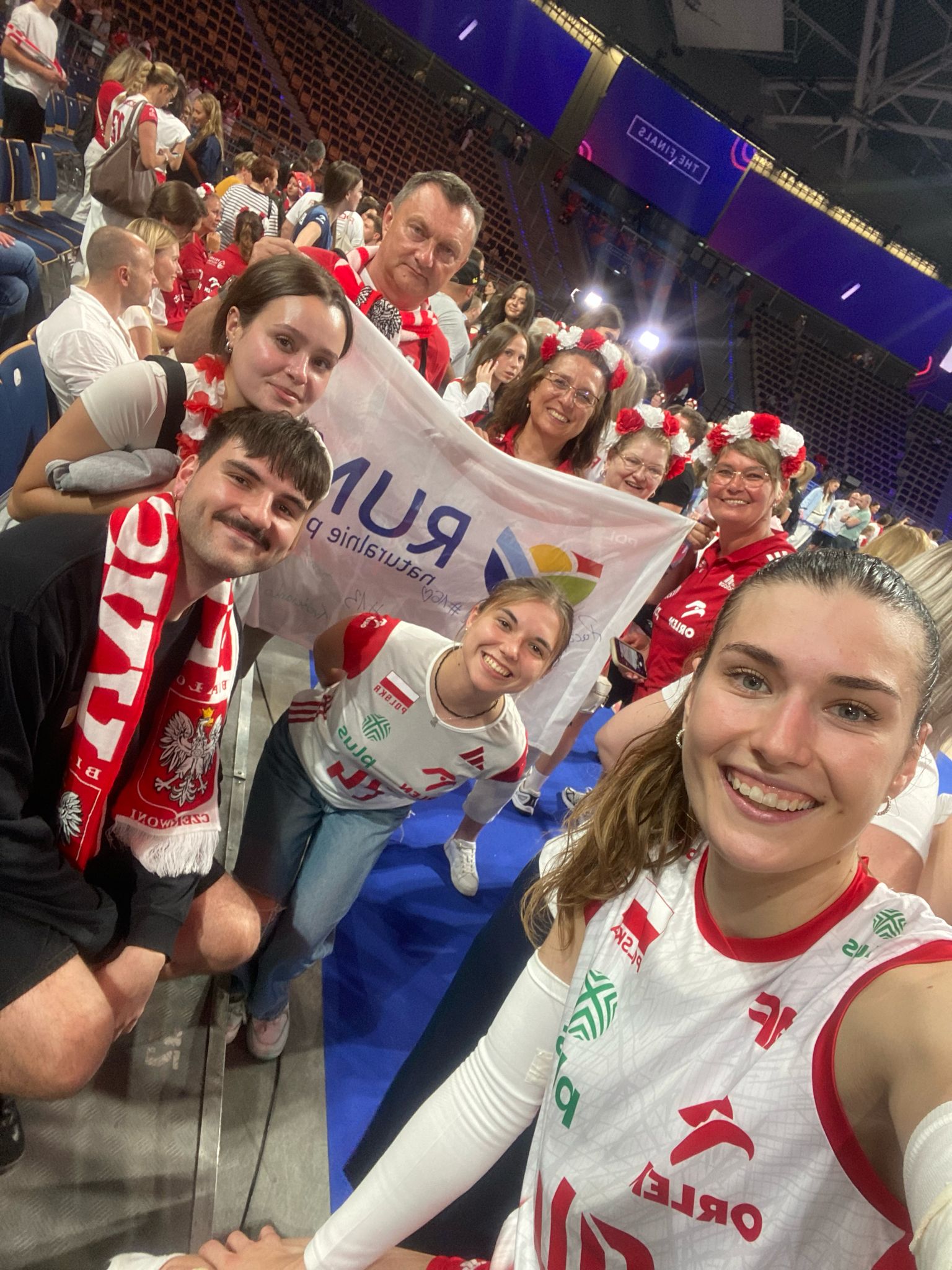 Podczas turnieju finałowego Ligi Narodów (VNL) 2025 Paulinie Damaske towarzyszyli bliscy i przyjaciele z Rumi. Źródło: archiwum prywatne