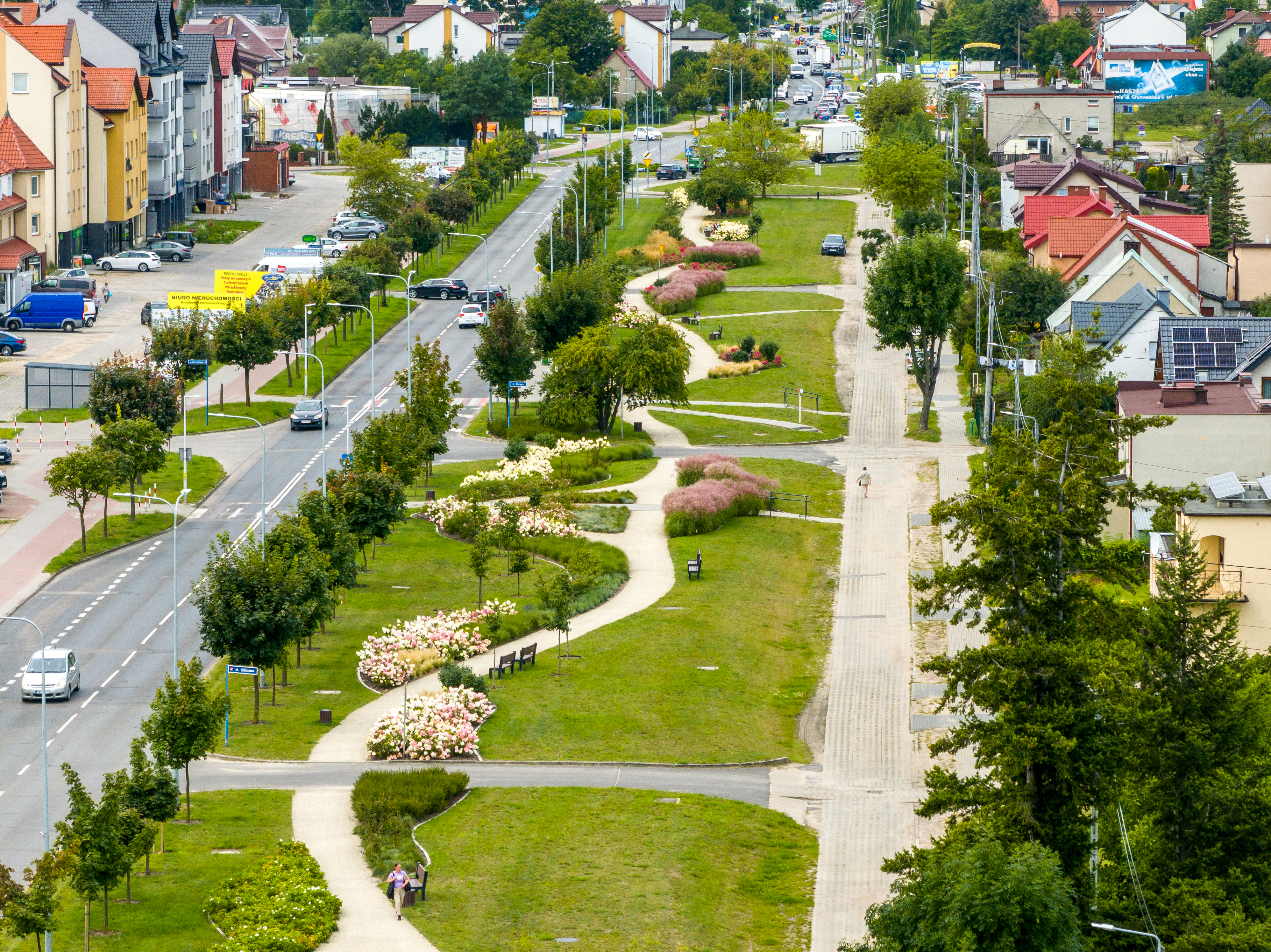 Ciąg spacerowy przy ul. Dębogórskiej