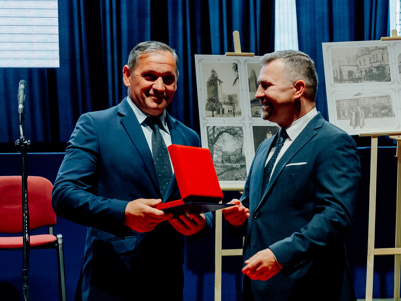 W 2024 roku Witold Prena otrzymał za swoją pracę na rzecz MOSiR-u wyróżnienie w kategorii sport, nadane z okazji 800-lecia miasta 