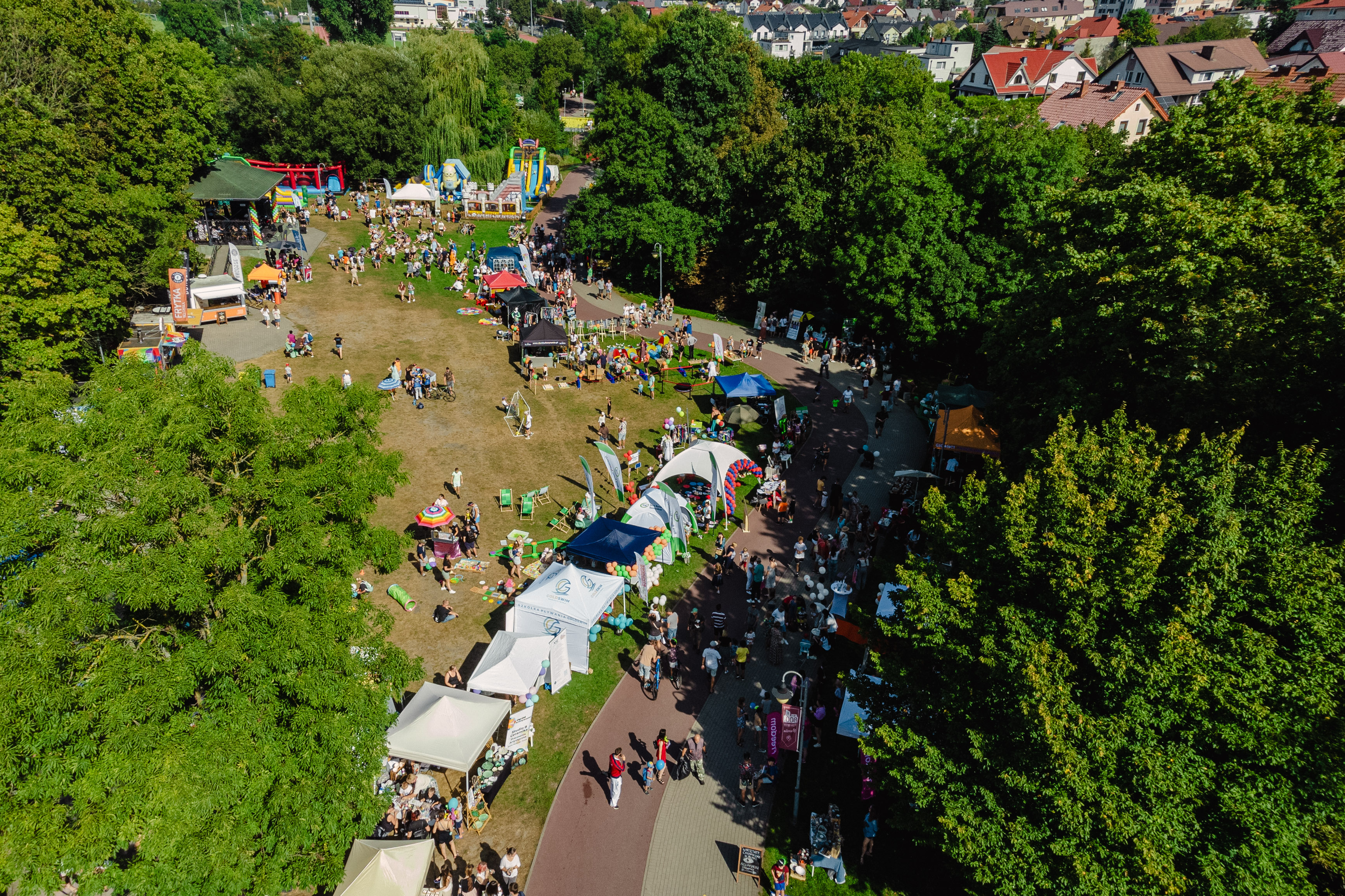 Teren pikniku rozciągał się od MDK-u do wysokości sceny plenerowej