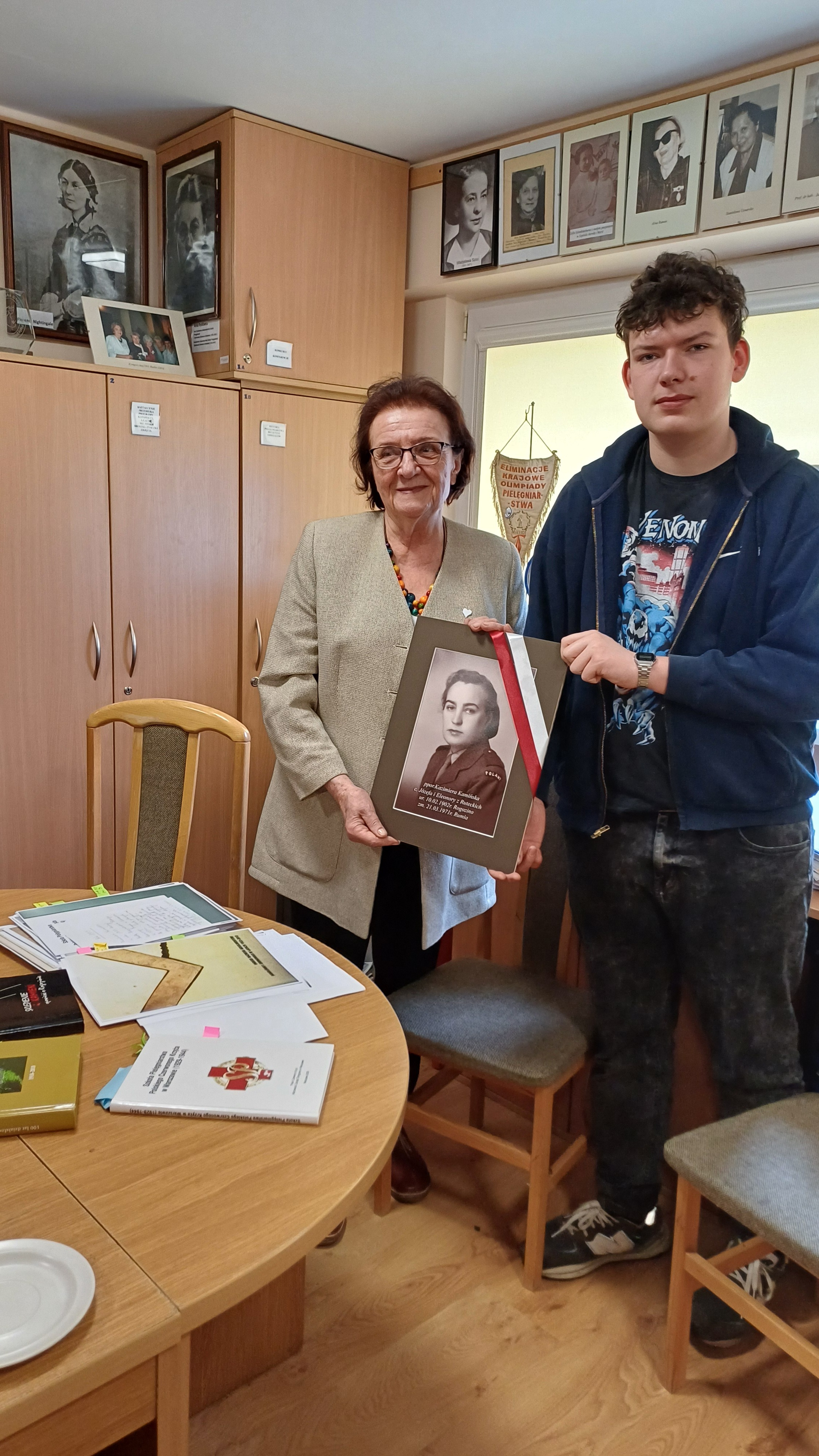 Przekazanie materiałów dotyczących Kazimiery Kamińskiej do Muzeum Pielęgniarstwa w Warszawie
