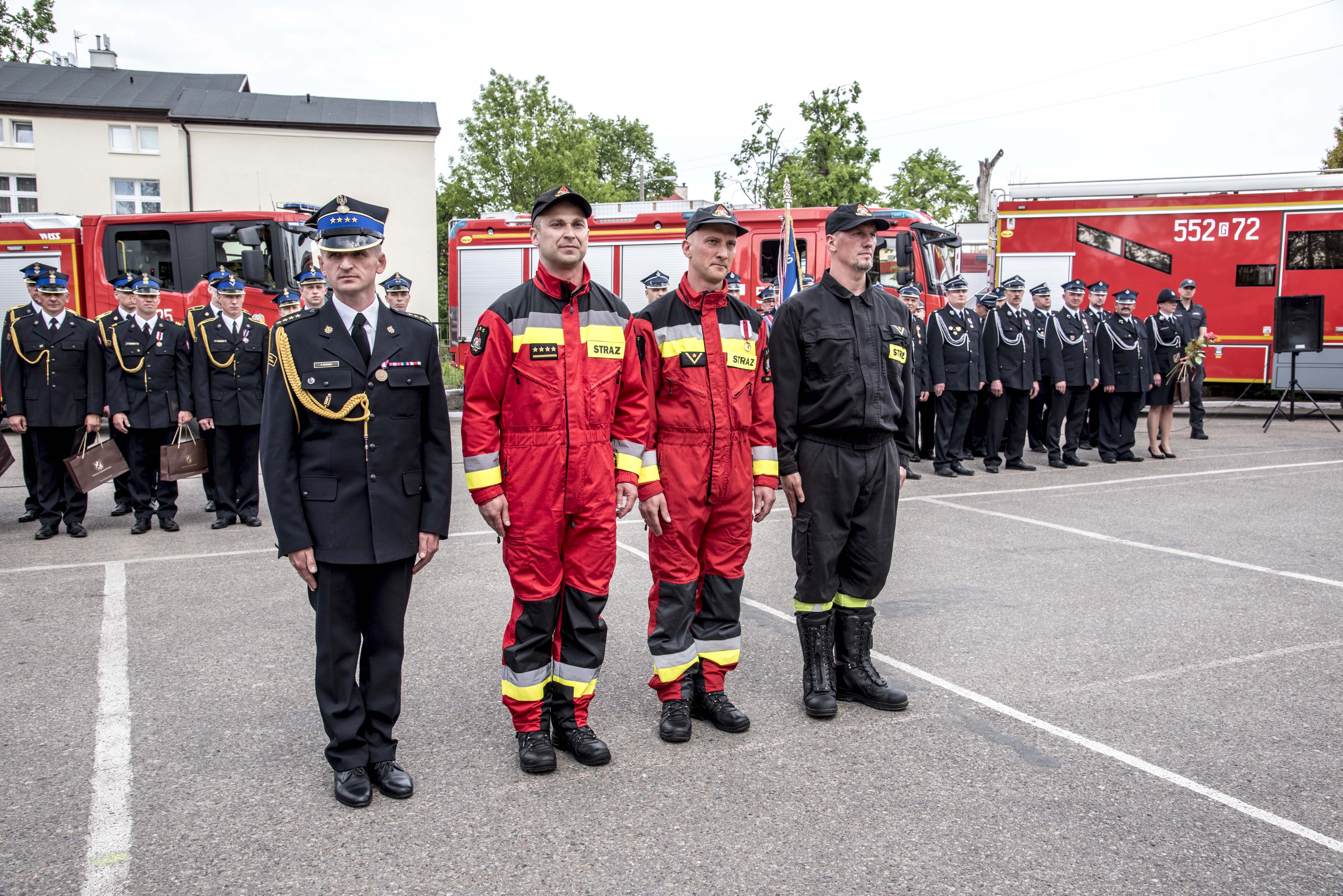 Rumscy strażacy, którzy zostali wyróżnieni