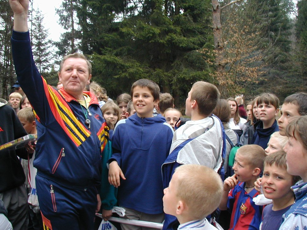Tadeusz Odowski (z lewej) podczas jednej z pierwszych edycji Biegu Wielkanocnego na Zagórzu, fot. z archiwów Zagórzaka