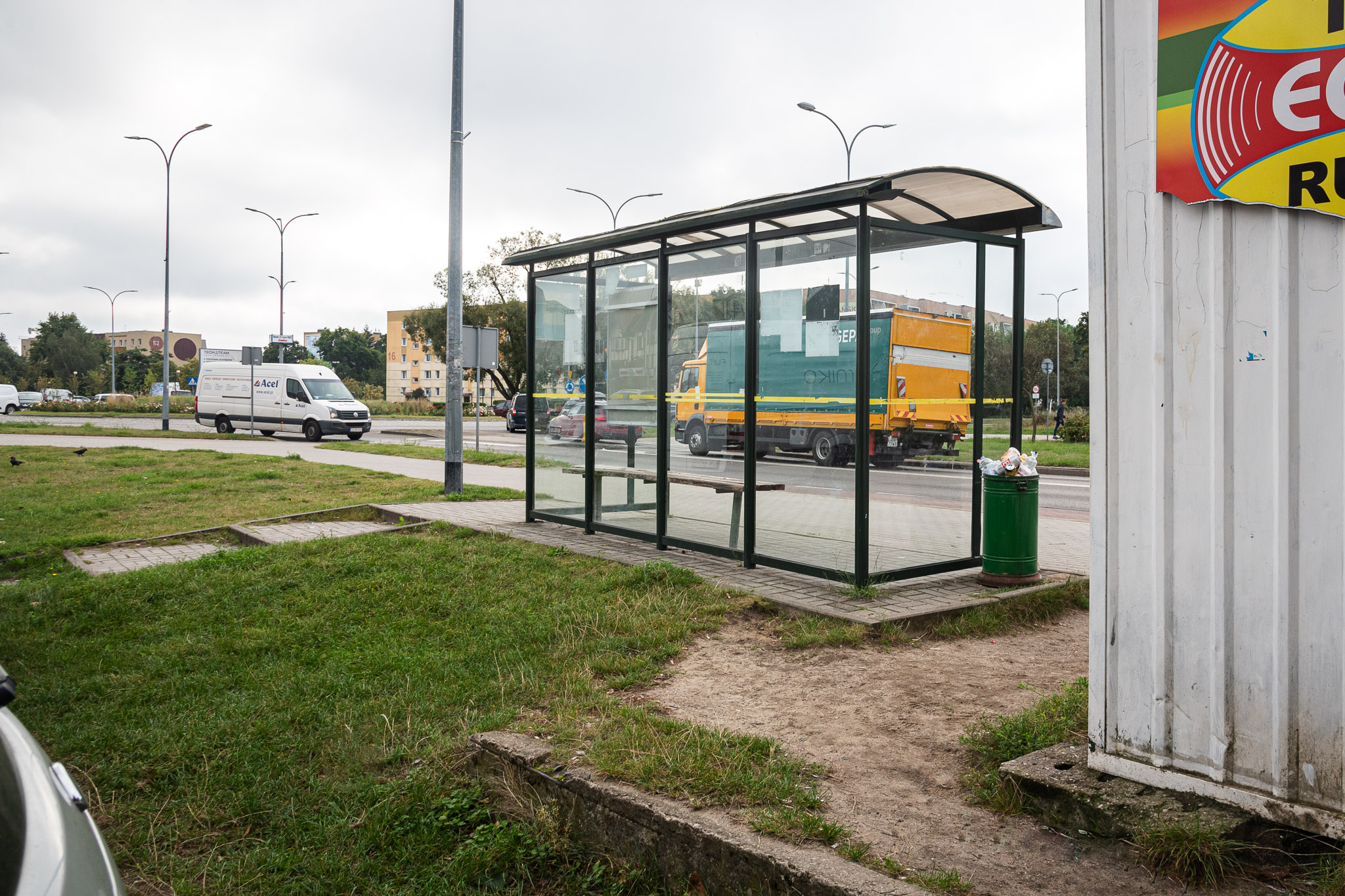Wiata przy ul. Dąbrowskiego, która stanie się „zielonym przystankiem”