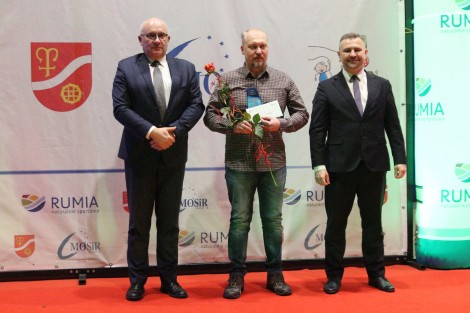 W środku Mykola Maistruk, który otrzymał nagrodę „Najlepszego trenera roku 2021” 