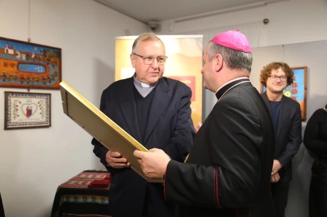 Ksiądz prałat Tadeusz Gut na gali, podczas której wręczono odznaczenia nadane przez episkopat