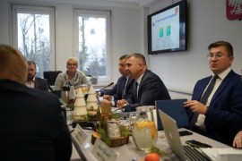 Sesja budżetowa Rady Miejskiej Rumi, 14 grudnia 2023 roku - przemawia burmistrz Michał Pasieczny