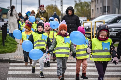 „Niebieski Marsz Przedszkolaków” ulicami Rumi