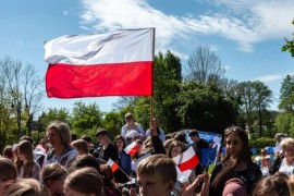 Uczestnicy wspólnego odśpiewywania hymnów