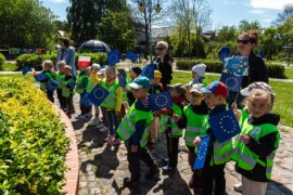 Uczestnicy wspólnego odśpiewywania hymnów