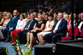 Publiczność, na pierwszym planie przedstawiciele władz miasta i powiatu, fot. Starostwo Powiatowe w Wejherowie