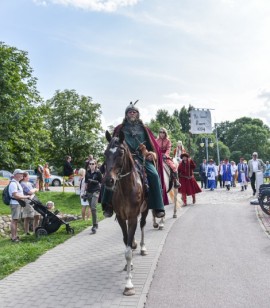 Rekonstruktor odgrywający księcia Świętopełka