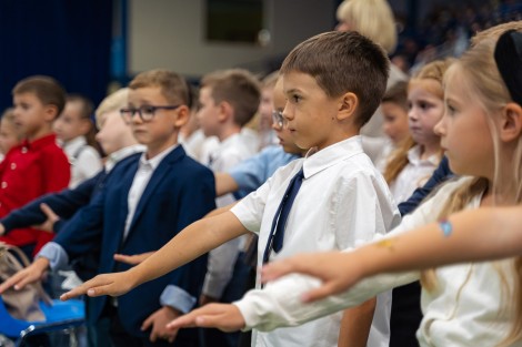 Ślubowanie pierwszoklasistów w hali MOSiR-u – pierwsza tura, 10 września