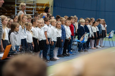 Ślubowanie pierwszoklasistów w hali MOSiR-u – pierwsza tura, 10 września