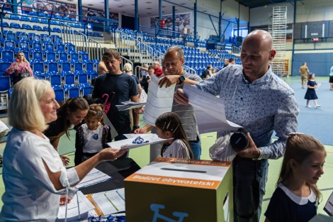 Ślubowanie pierwszoklasistów w hali MOSiR-u – pierwsza tura, 10 września