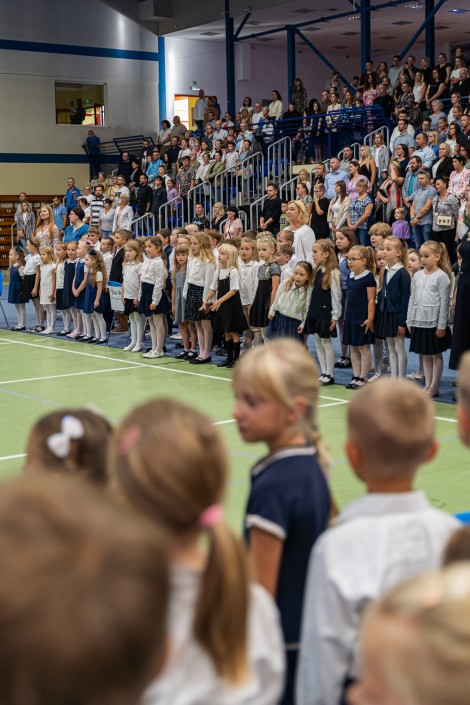 Ślubowanie pierwszoklasistów w hali MOSiR-u – pierwsza tura, 10 września