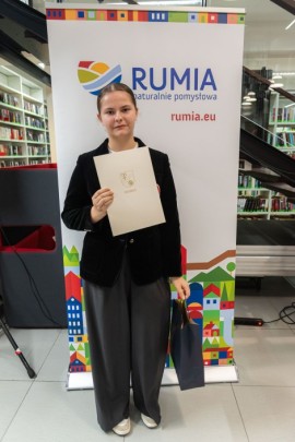 Uroczystość wręczenia stypendiów burmistrza Rumi najzdolniejszym uczniom rumskich szkół