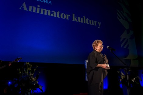 Odbierająca „Skrzydła Kultury” w kategorii Animator Kultury Irena Gaj