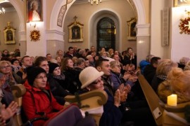 Publiczność w kościele pw. Podwyższenia Krzyża Świętego