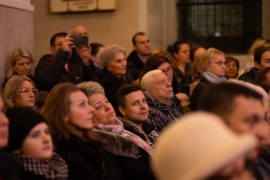 Publiczność w kościele pw. Podwyższenia Krzyża Świętego