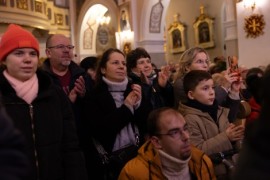 Publiczność w kościele pw. Podwyższenia Krzyża Świętego