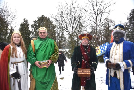 Trzej Królowie uczestniczący w Orszaku