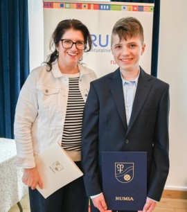 Wręczenie nagród najlepszym absolwentom szkół podstawowych