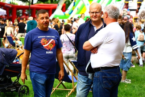 Festyn z Pompą. Na zdjęciu od lewej strony wiceburmistrz Ariel Sinicki oraz starosta wejherowski Marcin Kaczmarek. Fot. BONUS photo