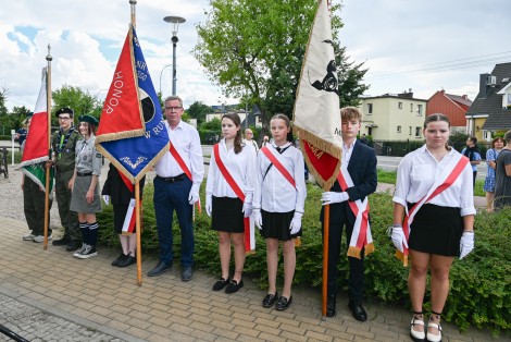 Uroczystości pod pomnikiem AK