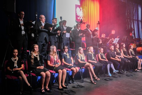 Koncert powstańcy w hali MOSiR-u