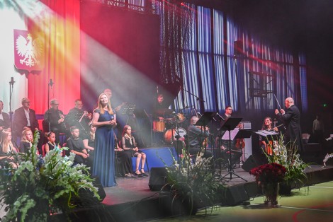 Koncert powstańcy w hali MOSiR-u