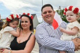 Uroczystości pod pomnikiem AK