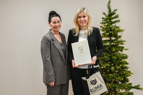 Wiceburmistrz Maria Bochniak i Beata Górska – Zespół Szkół Ogólnokształcących w Rumi