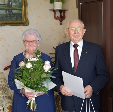 Państwo Zygmunt i Zofia Wegnerowie obchodzący 60. rocznicę ślubu.