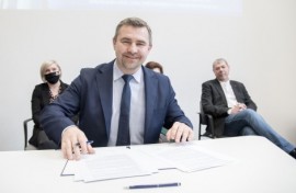 Podpisanie listu intencyjnego przez burmistrza Michała Pasiecznego