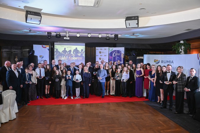 Kluby, sportowcy i trenerzy w blasku fleszy