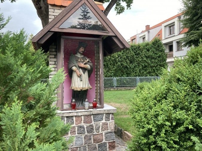 W pamięci rumian: Kapliczka św. Jana Nepomucena