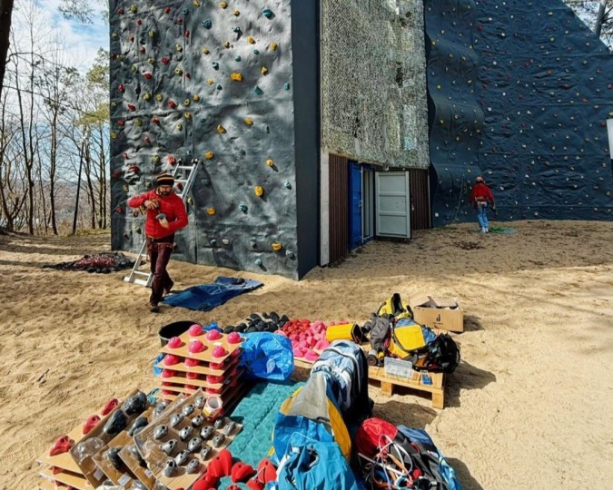 Nowe trasy na ściance wspinaczkowej