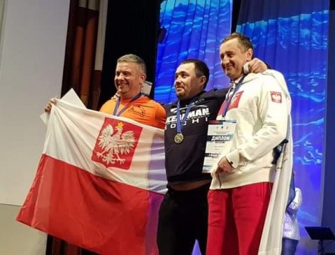 Rumianin dwukrotnie na podium mistrzostw świata w lodowym pływaniu