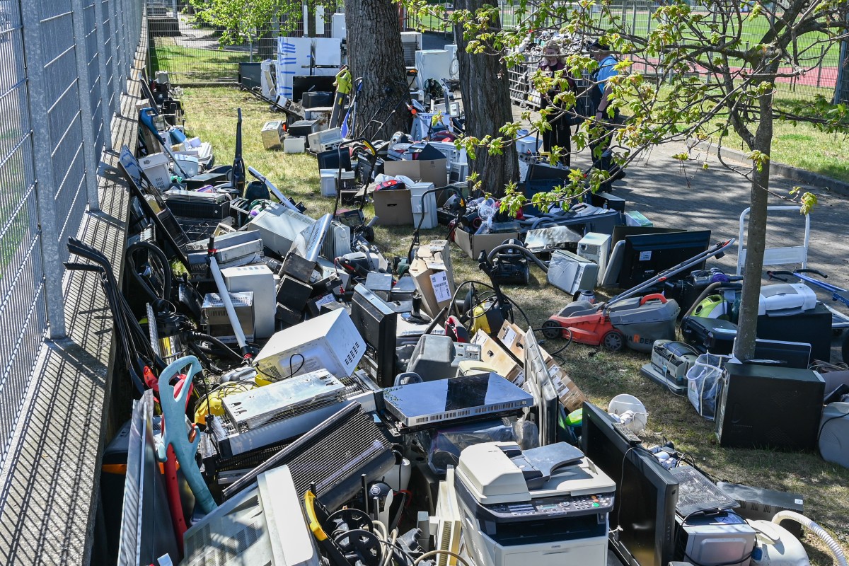 Elektroodpady zgromadzone na terenie MOSiR-u podczas 11. edycji miejskiej akcji