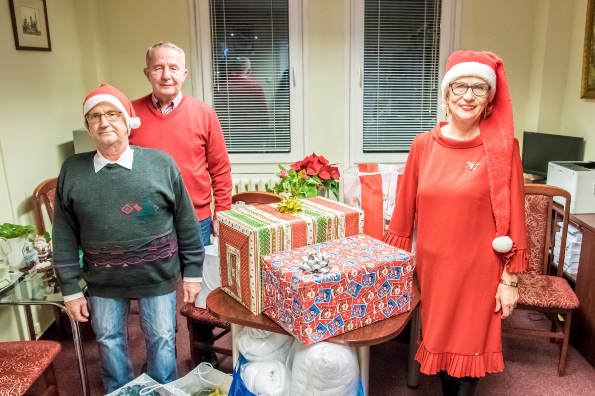 Radni przygotowali świąteczne prezenty dla potrzebujących