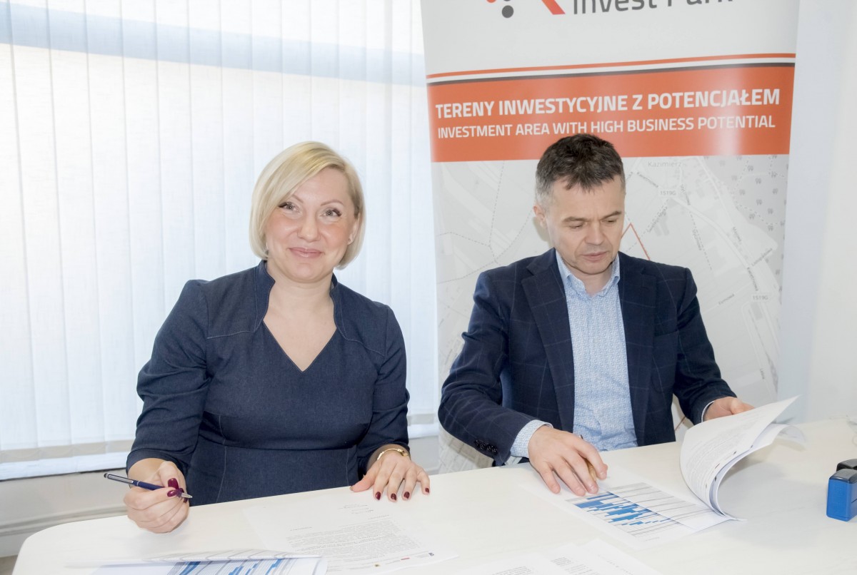 Dokument podpisali prezes spółki Rumia Invest Park Agnieszka Rodak oraz prezes zarządu firmy Kruszywo Jacek Wicki