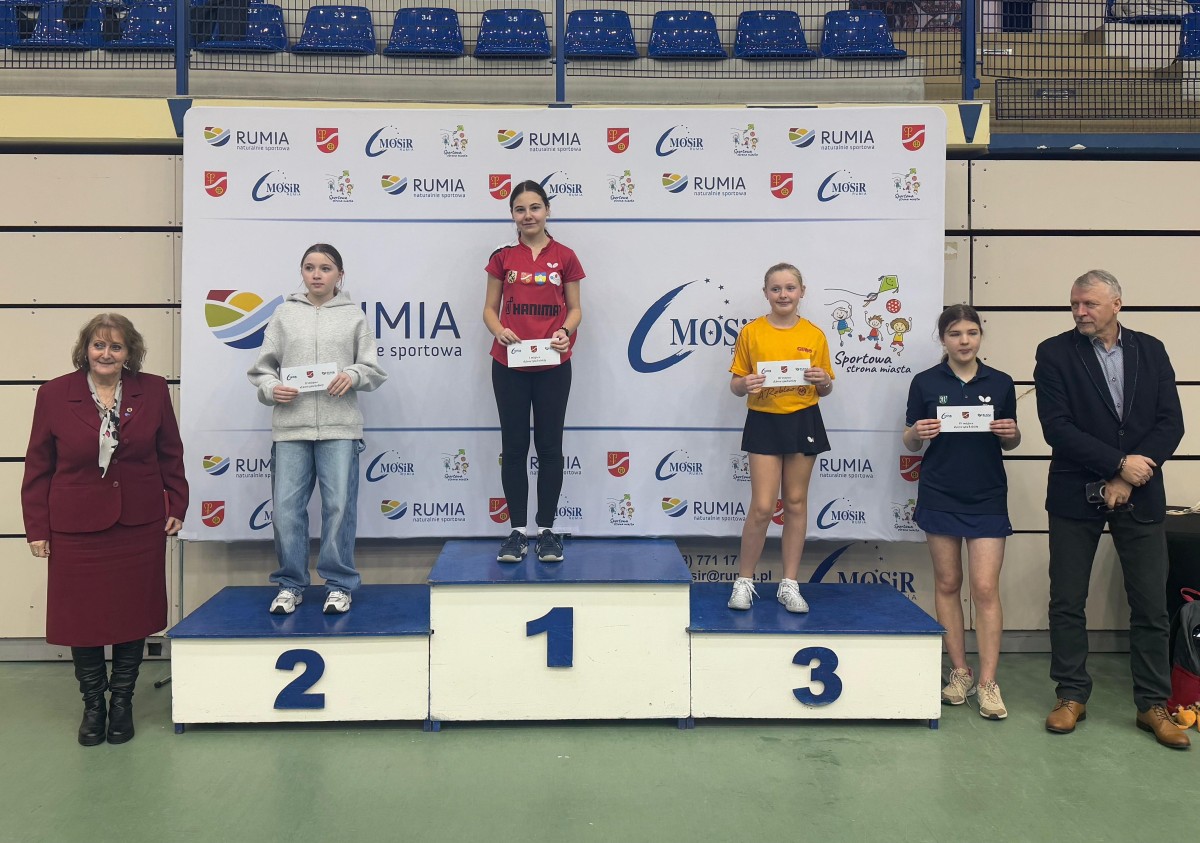 Zwycięzcy jednej z kategorii na podium