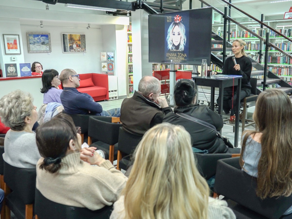 Sonia Bohosiewicz opowiadająca o swoich książkach. Fot. Daniel Zaputowicz/TV Rumia